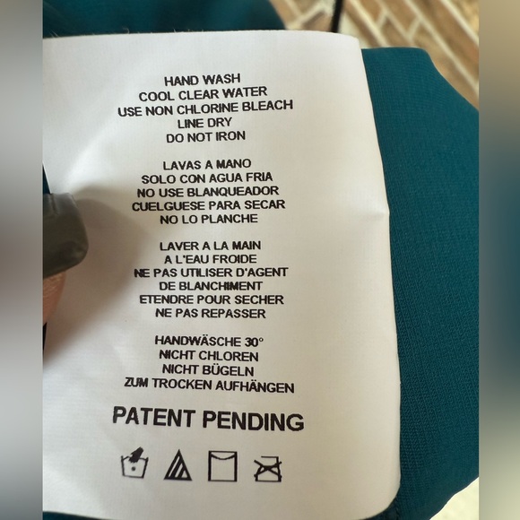 Miraclesuit Women's Rock Solid Avra Underwire One-Piece‎ Swimsuit 16 - Picture 8 of 9